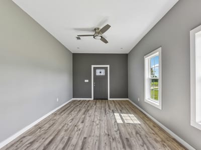 Property photo 3 at 507 W 1st ST - 3 bed 2 bath home