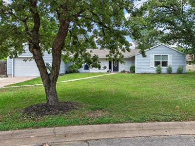 Living area at 508 San Jacinto DR - 3 bed 2 bath home