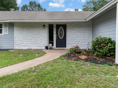 Primary bedroom at 508 San Jacinto DR - 3 bed 2 bath home