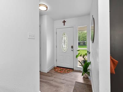 Bathroom at 508 San Jacinto DR - 3 bed 2 bath home