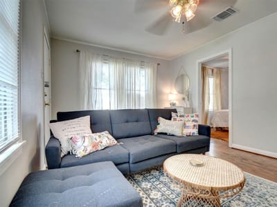 Living area at 508 Turney St - 2 bed 1 bath home