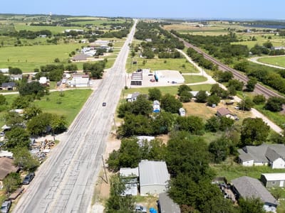 Photo 3 of 27 at 508 W Mesquite Ave - Rogers, Rogers, TX