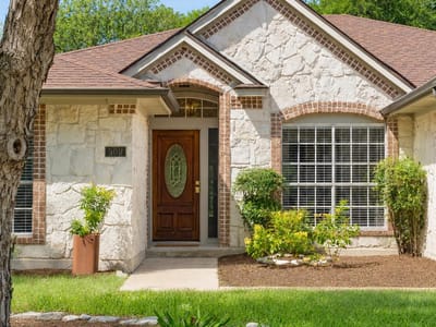 Property photo 2 at 509 Kingfisher Creek DR - 5 bed 2 bath home