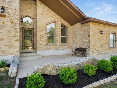 Kitchen at 509 Meadow Oaks DR - 3 bed 2 bath home