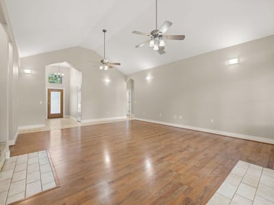 Bathroom at 509 Meadow Oaks DR - 3 bed 2 bath home