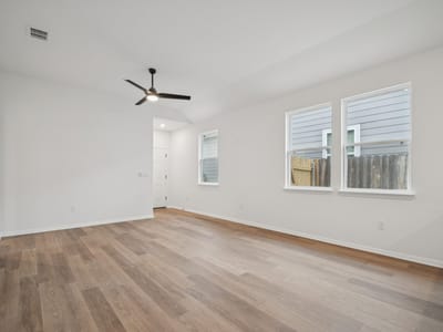 Living area at 509 Porter Country PKWY - 3 bed 2 bath home
