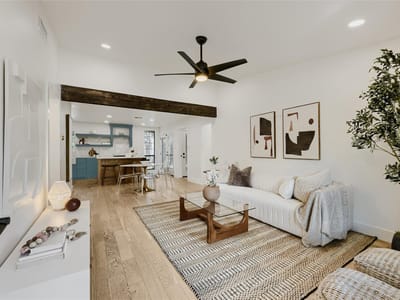 Living area at 509 Westmorland DR - 3 bed 2 bath home