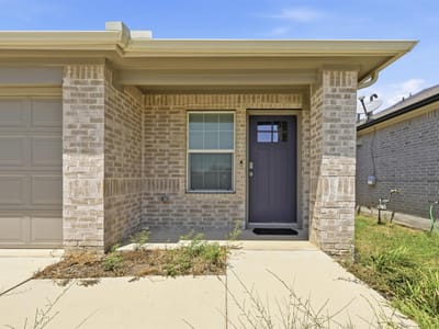 Property photo 2 at 510 Apache Plum DR - 3 bed 2 bath home