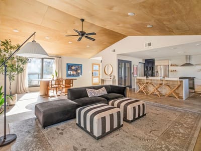 Primary bedroom at 510 Thousand Oaks DR - 5 bed 3 bath home