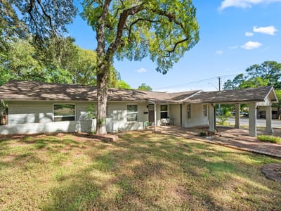 Property photo 3 at 5100 Plumas LN - 3 bed 2 bath home
