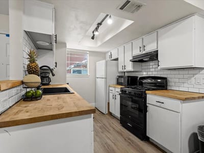 Property photo 5 at 5104 Acorn CV - 2 bed 2 bath home