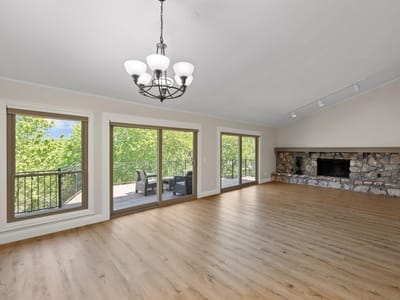 Property photo 4 at 5104 Beverly Hills DR - 4 bed 3 bath home