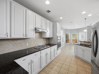 Photo 4 - 5105 Sendero Springs DR Photo 4 of 40 at 5105 Sendero Springs DR - 6 bed 3 bath home