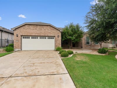 Living area at 511 Davis Mountain CIR - 2 bed 2 bath home