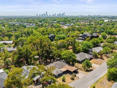 Property photo 2 at 5111 Woodmoor DR - 3 bed 2 bath home