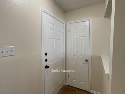 Property photo 4 at 512 Eberhart LN Unit #605 - 2 bed 1 bath home