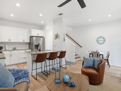 Living area at 512 Palmer DR - 3 bed 2 bath home
