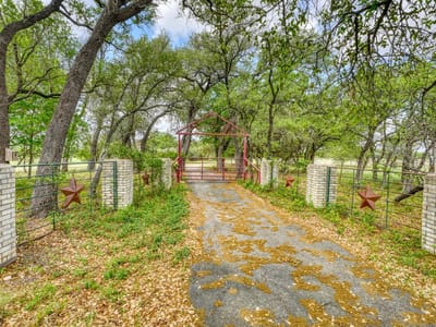 Living area at 5124 Fm 1715 - none, Lampasas, TX