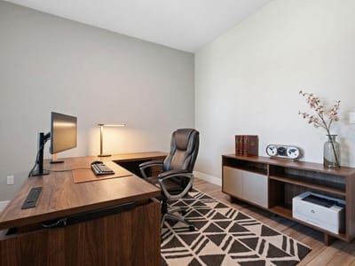 Primary bedroom at 513 Barnhill LOOP - 4 bed 4 bath home