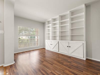 Primary bedroom at 513 Friendship Cv - 5 bed 2 bath home