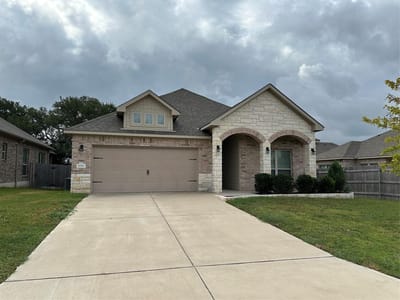 Property photo 2 at 5139 Dickinson LOOP - 4 bed 2 bath home