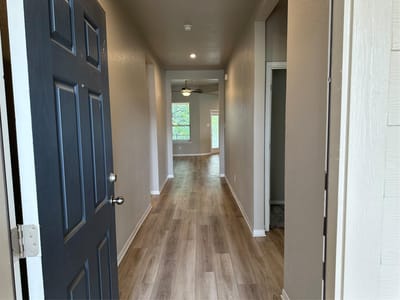 Property photo 3 at 5139 Dickinson LOOP - 4 bed 2 bath home