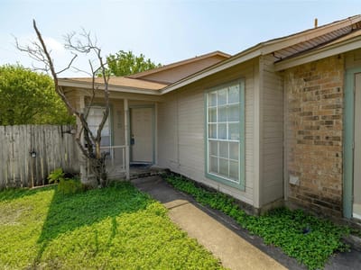 Primary bedroom at 515 Sierra Cv - Willowbend Estates, Round Rock, TX