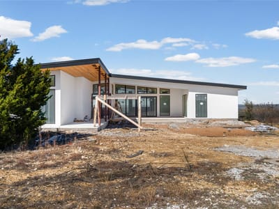 Primary bedroom at 516 Bosque Trl - 3 bed 3 bath home