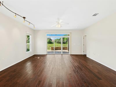 Property photo 4 at 516 Crockett LOOP - 3 bed 2 bath home