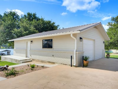 Photo 5 of 39 at 516 Island Lodges DR - 3 bed 3 bath home