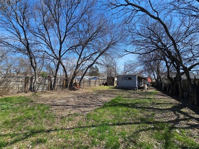 Property photo 3 at 516 Montopolis DR - 2 bed 2 bath home