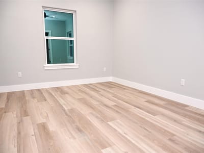 Primary bedroom at 516 N Hackberry Ave - 3 bed 2 bath home