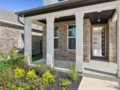Photo 3 of 10 at 516 Palatino BND - 5 bed 4 bath home