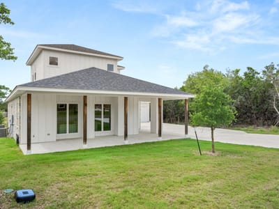 Living area at 5164 Comanche DR - 3 bed 2 bath home