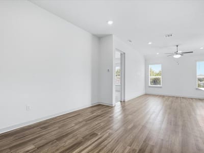 Photo 3 of 40 at 517 Peace Pipe WAY - 3 bed 2 bath home