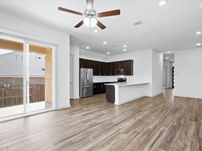 Photo 4 of 40 at 517 Peace Pipe WAY - 3 bed 2 bath home