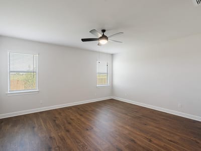 Property photo 5 at 517 W Luna Blue LN - 3 bed 2 bath home
