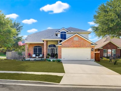 Living area at 518 Bandera Cir - 4 bed 2 bath home