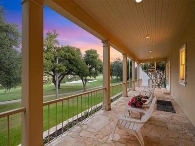 Living area at 52 Club Estates Pkwy - 4 bed 3 bath home