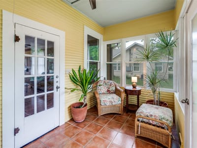 Living area at 520 S Pecan Ave - 2 bed 2 bath home