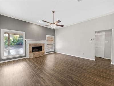 Photo 5 of 32 at 5208 Waterford CT - 3 bed 2 bath home