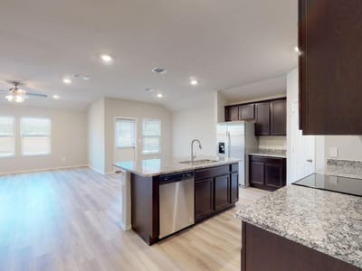 Property photo 4 at 521 Hector LOOP - 4 bed 2 bath home