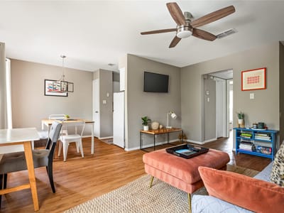 Property photo 2 at 5215 Saint Georges GRN Unit #B - 1 bed 1 bath home