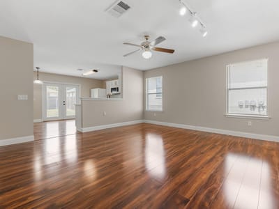 Property photo 3 at 5220 Hutchinson DR - 3 bed 2 bath home