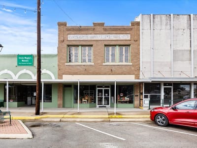 Living area at 523 E Davis ST Unit #523 - O T Luling, Luling, TX