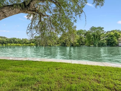 Living area at 524 Turtle LN - N/A, Seguin, TX