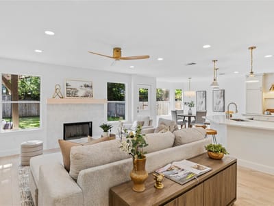 Living area at 525 Golden Creek DR - 4 bed 3 bath home