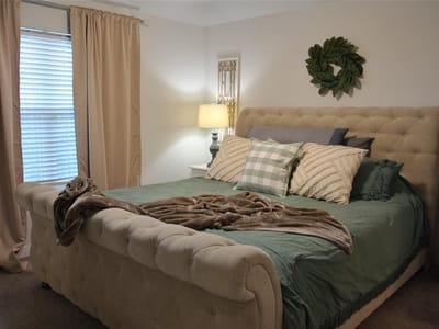 Primary bedroom at 527 N HENDELSON Ln - 4 bed 2 bath home