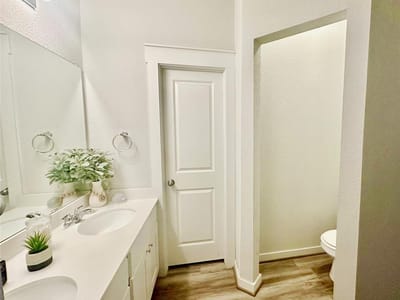 Bathroom at 527 N HENDELSON Ln - 4 bed 2 bath home
