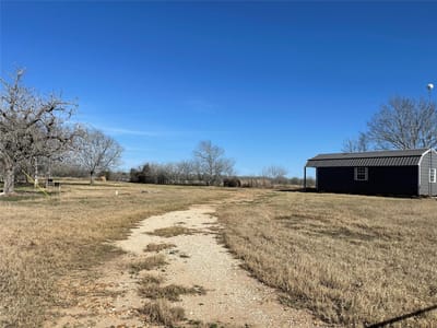 Living area at 5279 Fm 2762 - 1 bed 1 bath home